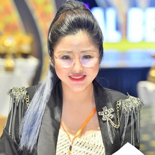 Khoá học Điêu khắc HairStrokes 30 Đào Thị Hường Học viên khoá Hairstrokes