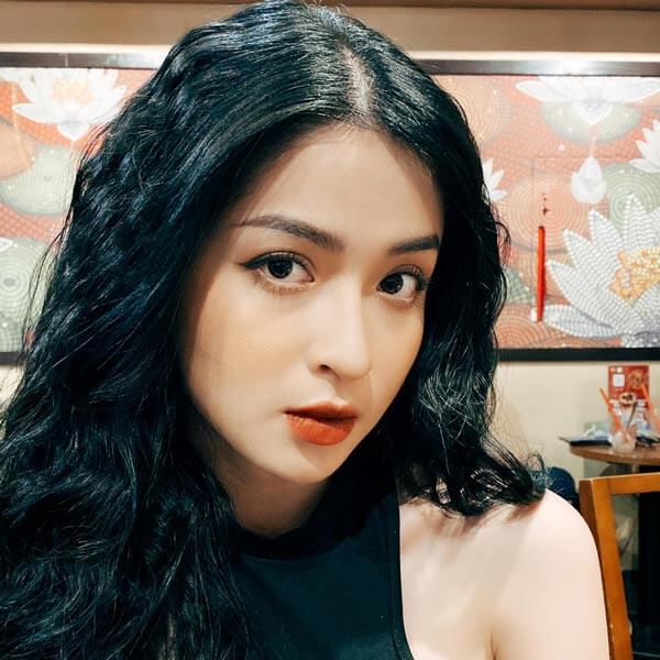 Khoá học Điêu khắc HairStrokes 28 Nguyễn Minh KiềuKhách hàng Điêu khắc chân mày