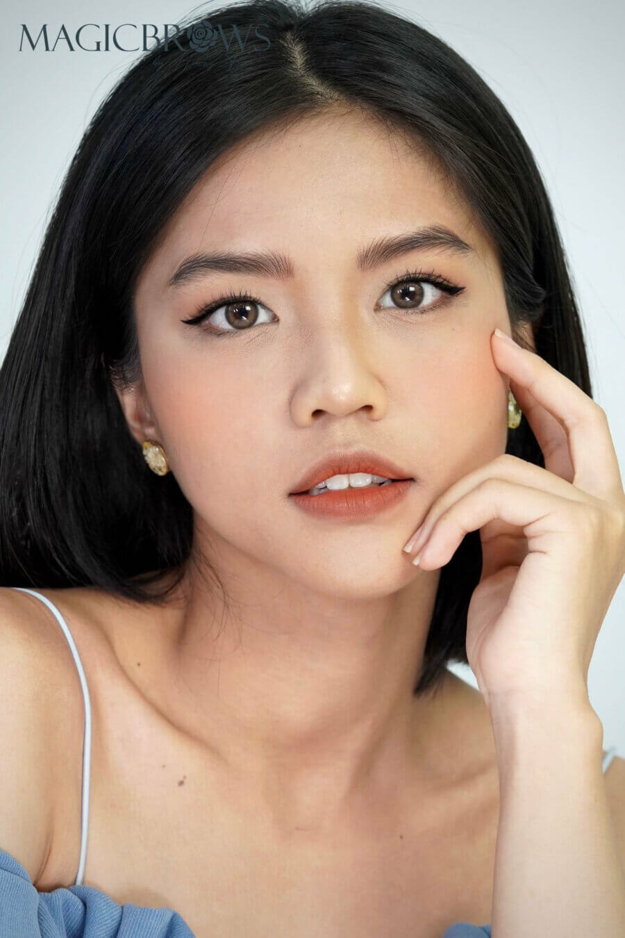 Top các mẫu điêu khắc chân mày Hairstroke được nhiều khách hàng lựa chọn 2021 từ Hương Trà Beauty 6 Điêu khắc chân mày Hairstroke dáng nữ đẹp