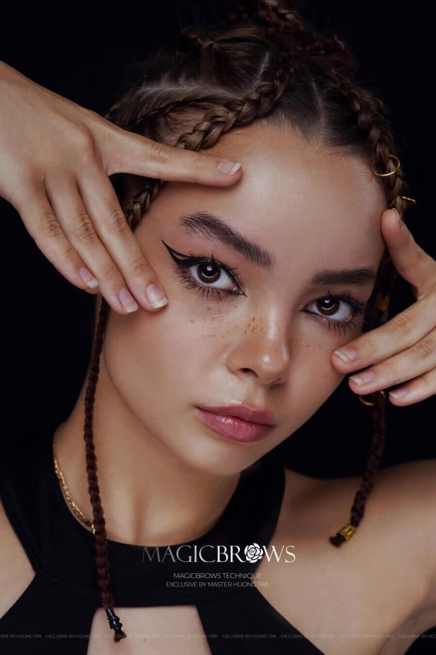 Top các mẫu điêu khắc chân mày Hairstroke được nhiều khách hàng lựa chọn 2021 từ Hương Trà Beauty 3 Điêu khắc Hairstroke dáng châu Âu cho khuôn mặt tròn