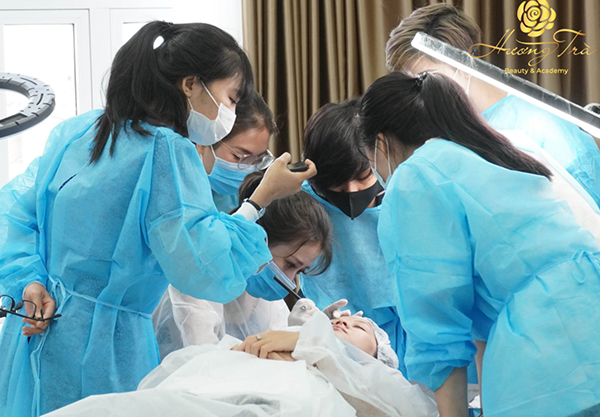 Tại sao nên học điêu khắc lông mày Hairstroke? 4 Thực hành điêu khắc lông mày hairstroke trên người thật