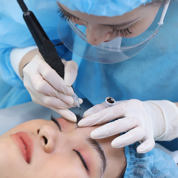 Những điều cần biết khi điêu khắc lông mày Hairstrokes 2 Điêu khắc lông mày bằng máy