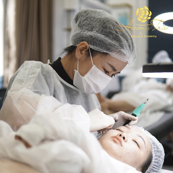 Những điều bạn nên biết trước khi học nghề phun xăm thẩm mỹ 3 Đào tạo nghề phun xăm thẩm mỹ tại TPHCM