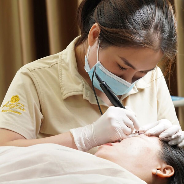 Học nghề phun xăm thẩm mỹ ở đâu tốt? Học nghề cho người mới bắt đầu 2 Điêu khắc lông mày