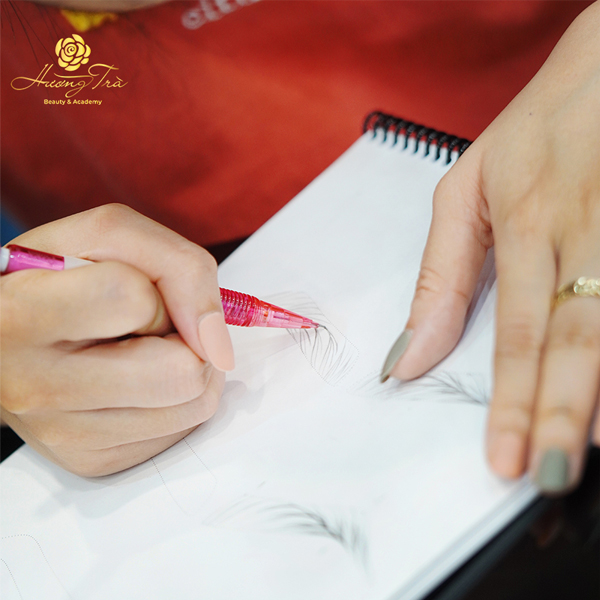 Review nghề phun xăm thẩm mỹ: Học phun xăm thẩm mỹ có cần khéo tay không? 3 review nghe phun xam tham my hoc nghe phun xam tham my co can kheo tay 02