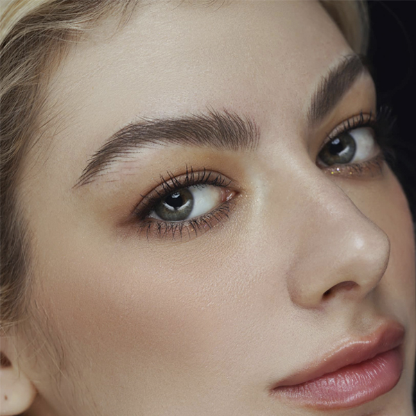 Top 4 mẫu điêu khắc chân mày Hairstroke dáng châu Âu đẹp dành cho nữ 2 top mau dieu khac chan may hairstroke dep cho nu 01