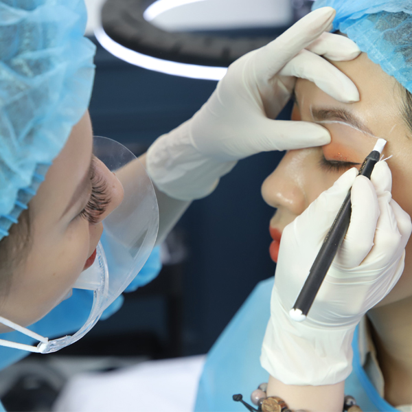 Khóa học điêu khắc lông mày siêu thực từ cơ bản đến nâng cao tại TPHCM 4 Trung tâm dạy điêu khắc lông mày tốt tại tphcm
