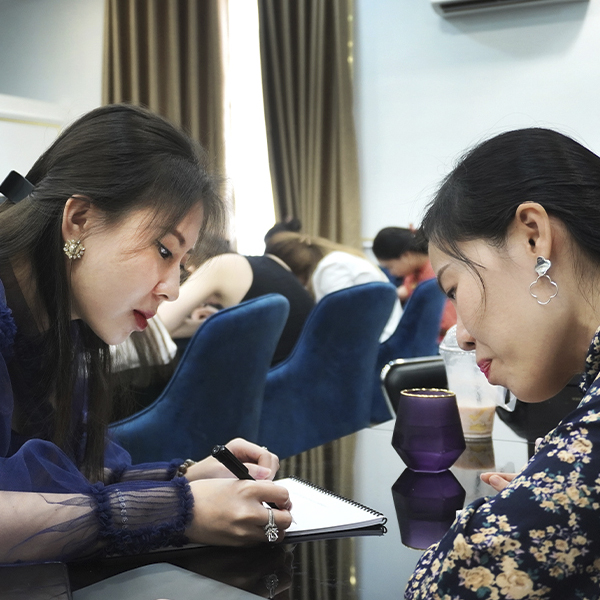 Quy trình và những lưu ý khi học phun xăm thẩm mỹ 5 quy trinh hoc va nhung luu y khi hoc phun xam tham my 04