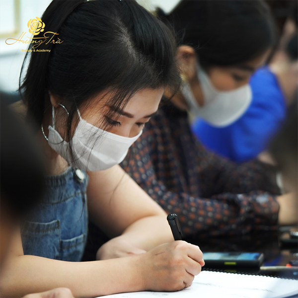 Quy trình và những lưu ý khi học phun xăm thẩm mỹ 6 quy trinh hoc va nhung luu y khi hoc phun xam tham my 05