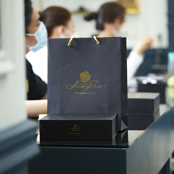 Dịch vụ điêu khắc chân mày và khóa học điêu khắc chân mày giá bao nhiêu? 7 Khóa học điêu khắc chân mày tại hương trà beauty & academy